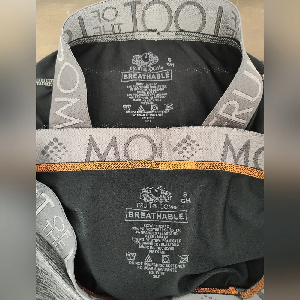 Fruit of the Loom Breathable NWOT 2 Pack Men's Black and Gray Boxer Briefs Sz Sm
